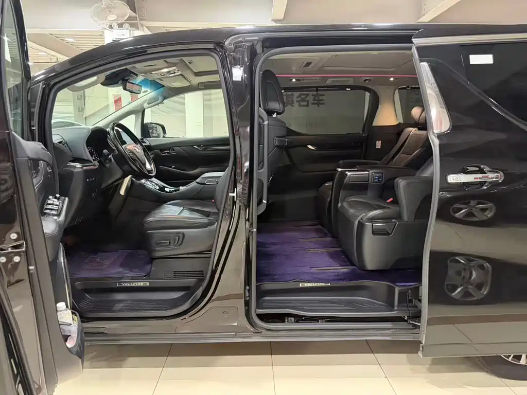 Toyota Vellfire — миниатюра 12