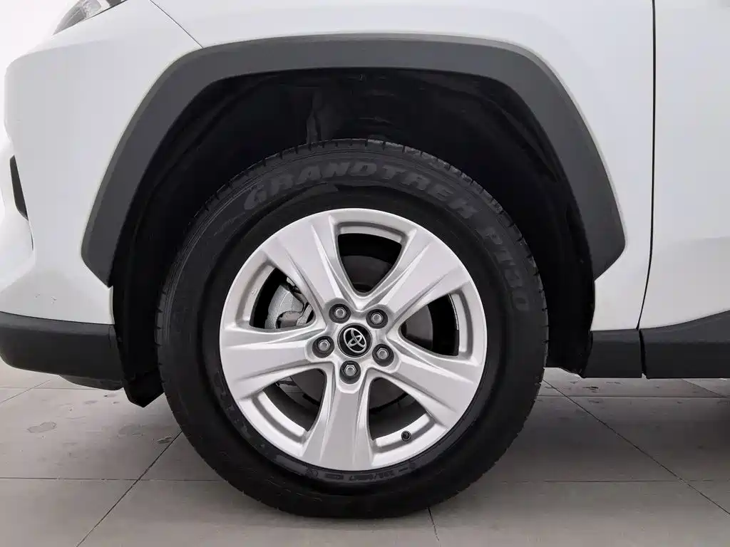 Toyota RAV4 — миниатюра 17