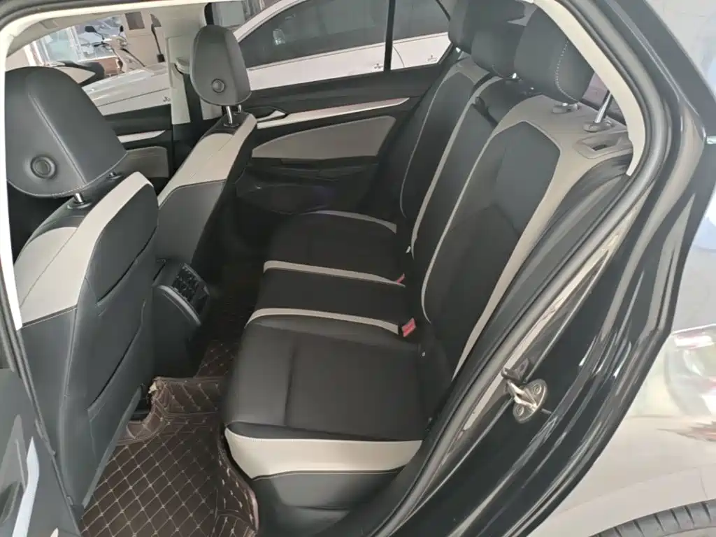 Volkswagen Golf — миниатюра 13