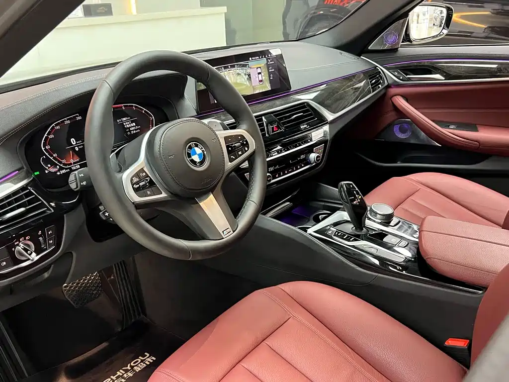 BMW 5 Series — миниатюра 8