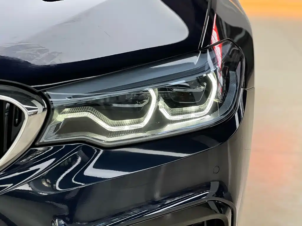 BMW 5 Series — миниатюра 17