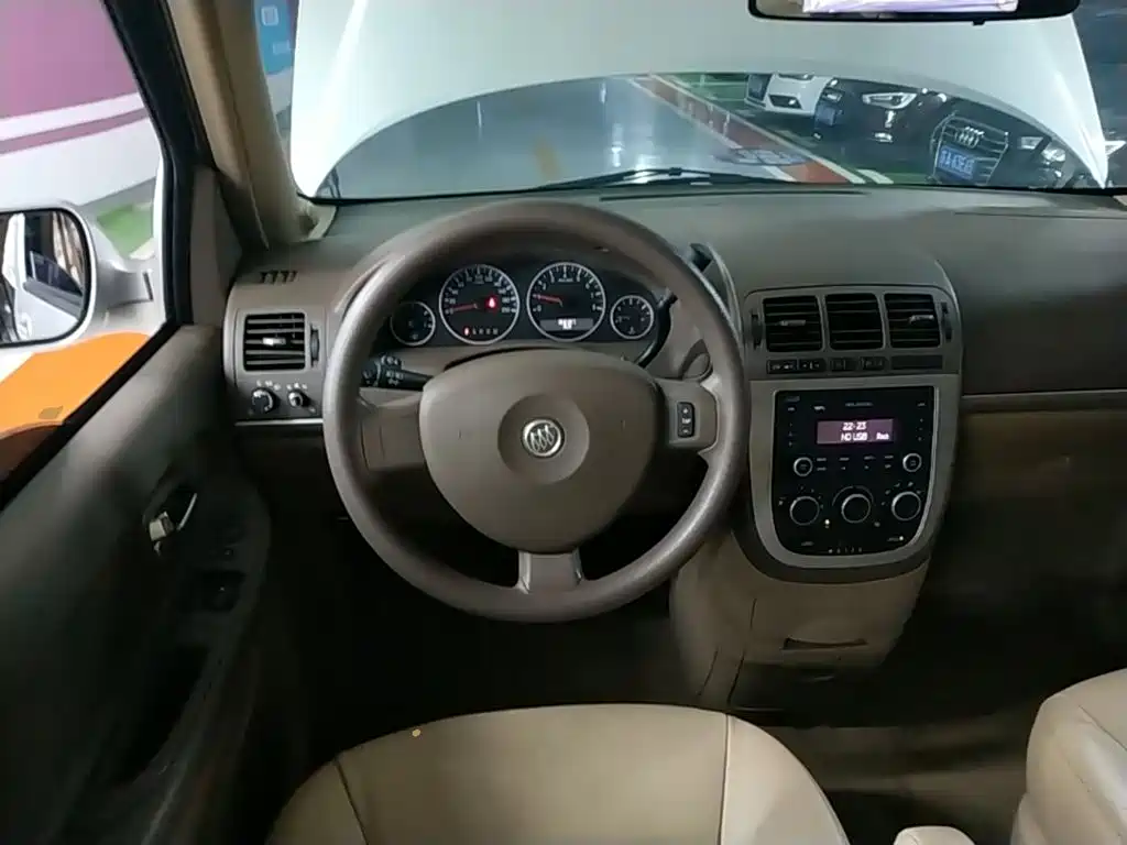 Buick GL8 — миниатюра 11