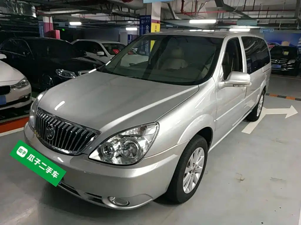 Buick GL8 — миниатюра 2