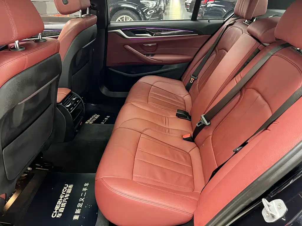 BMW 5 Series — миниатюра 10