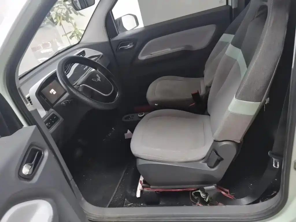 Wuling MINIEV — миниатюра 11