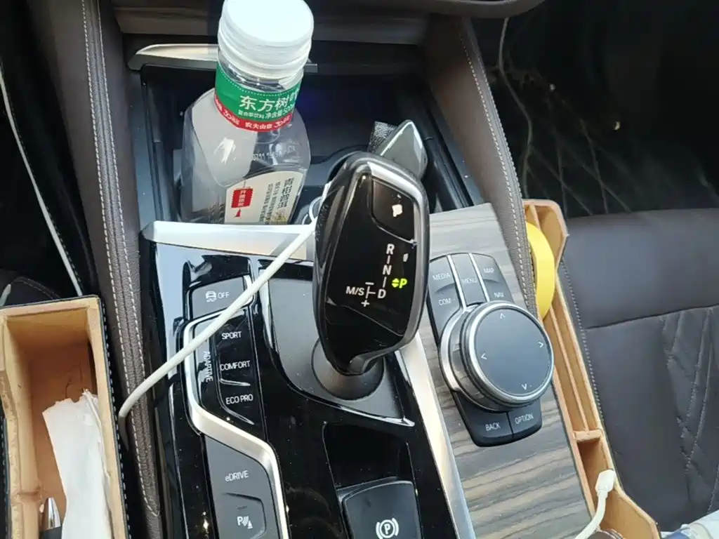 BMW 5 Series New Energy — миниатюра 14