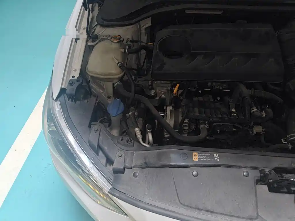 Hyundai Elantra — миниатюра 18