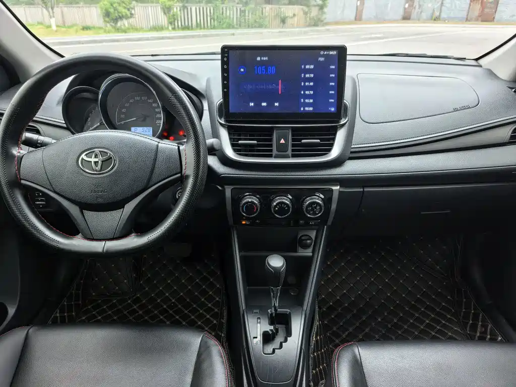 Toyota Yaris L — миниатюра 9