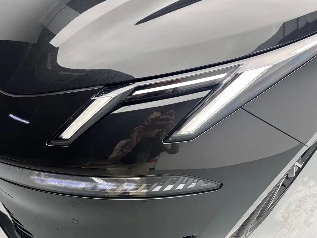 Lynk & Co 07 EM-P 2024 EM-P 126 Halo