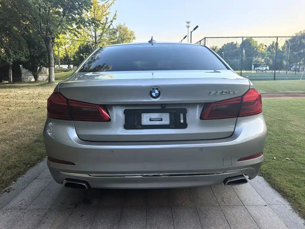 BMW 5 Series New Energy — миниатюра 8