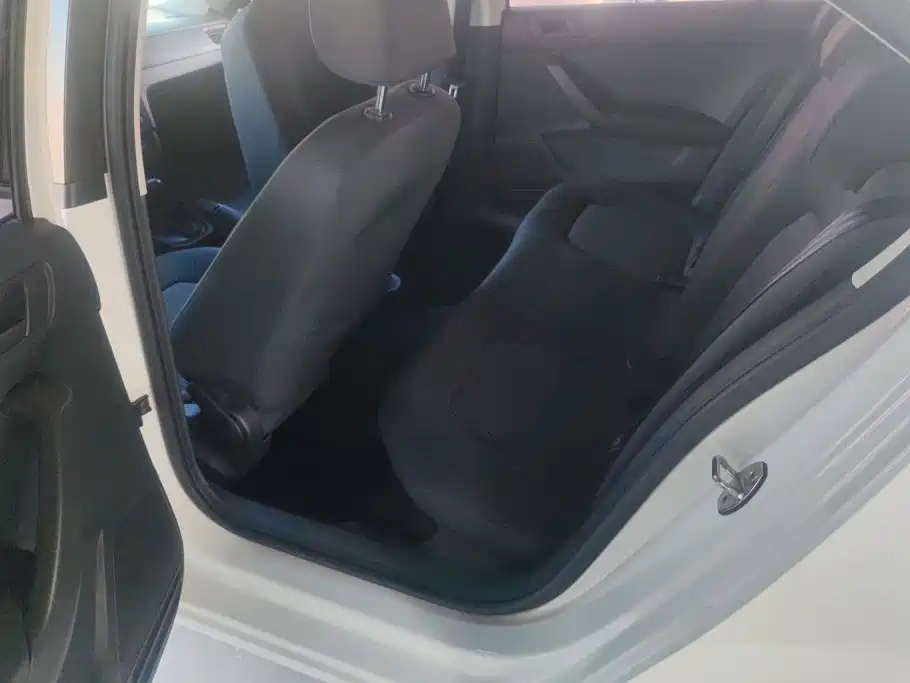 Volkswagen Santana — миниатюра 11