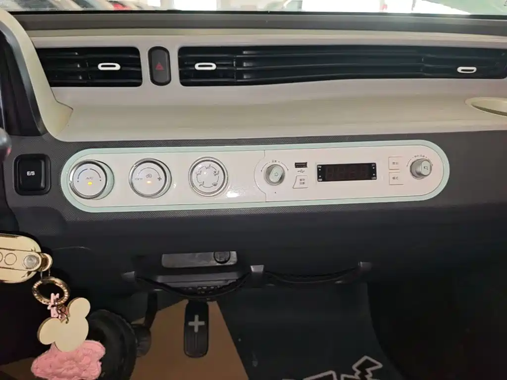 Wuling MINIEV — миниатюра 13