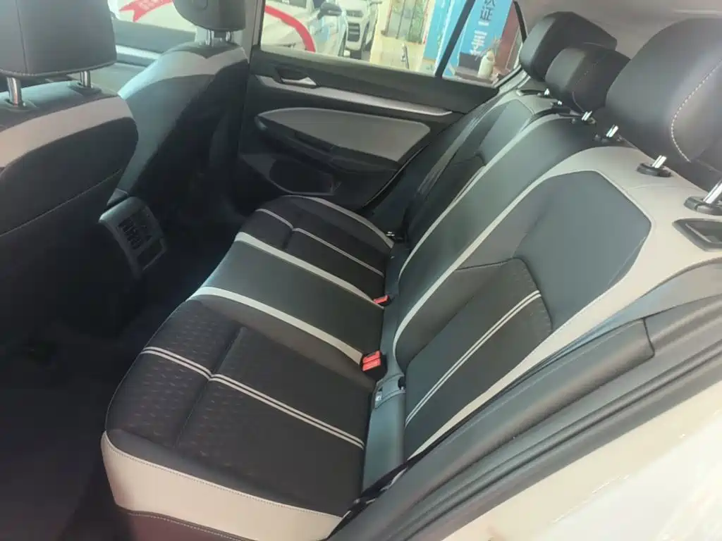 Volkswagen Golf — миниатюра 17