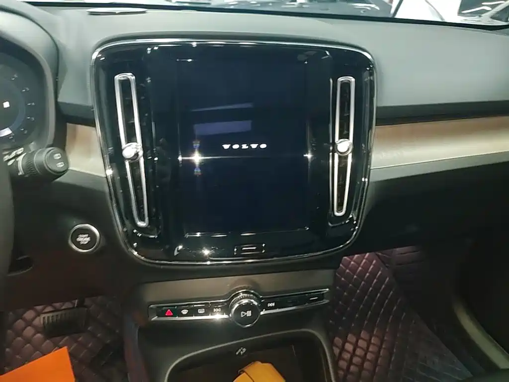 Volvo XC40 — миниатюра 13