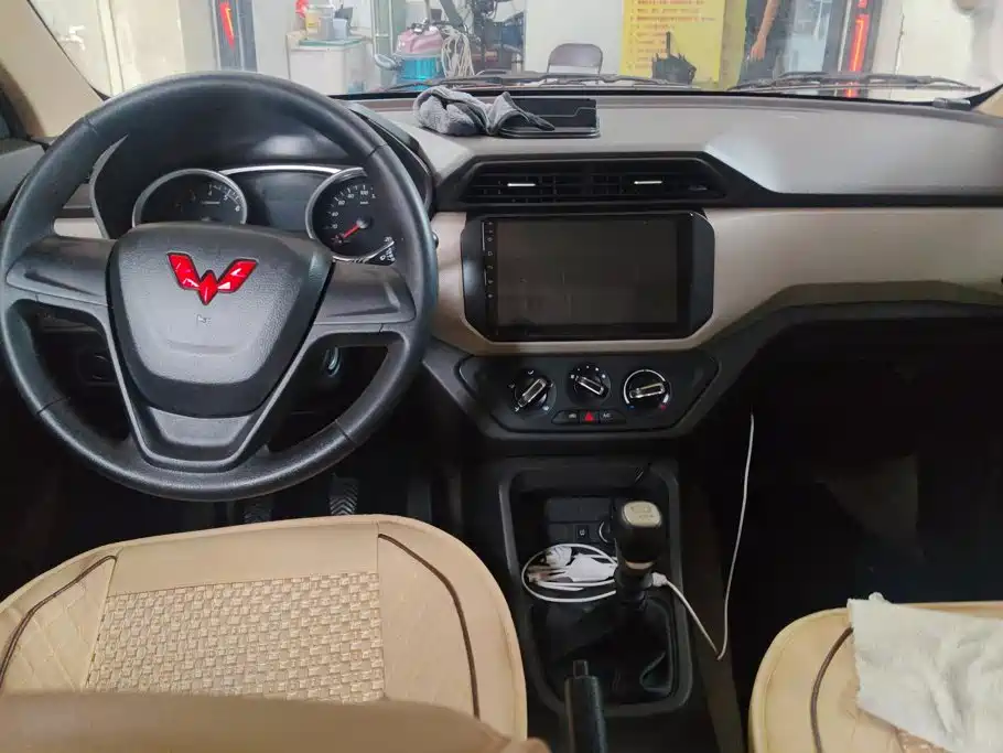 Wuling Hongguang — миниатюра 12