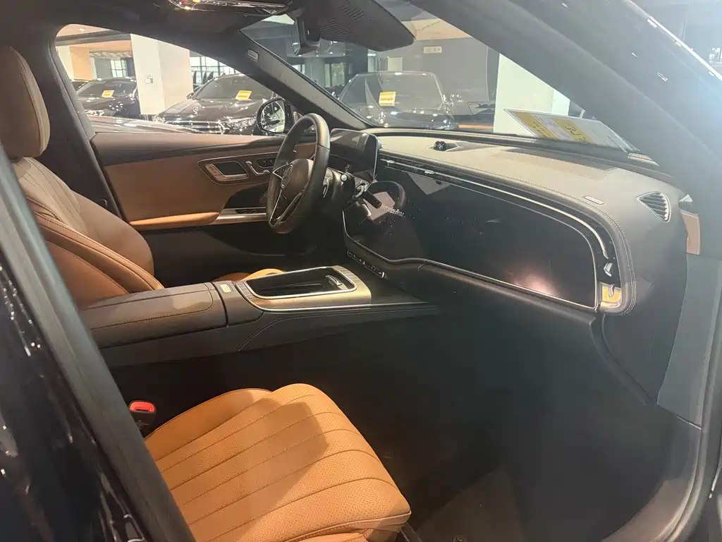 Mercedes-Benz E-Class — миниатюра 4