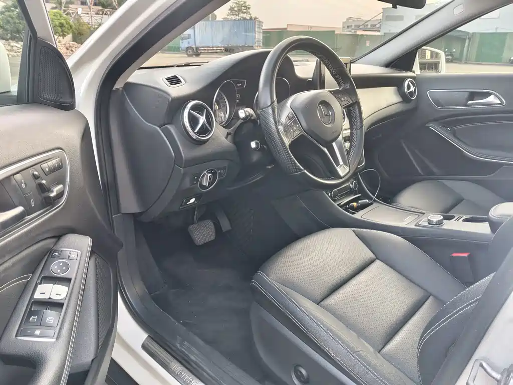 Mercedes-Benz GLA — миниатюра 8