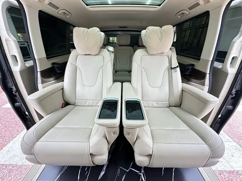 Mercedes-Benz V-Class — миниатюра 31