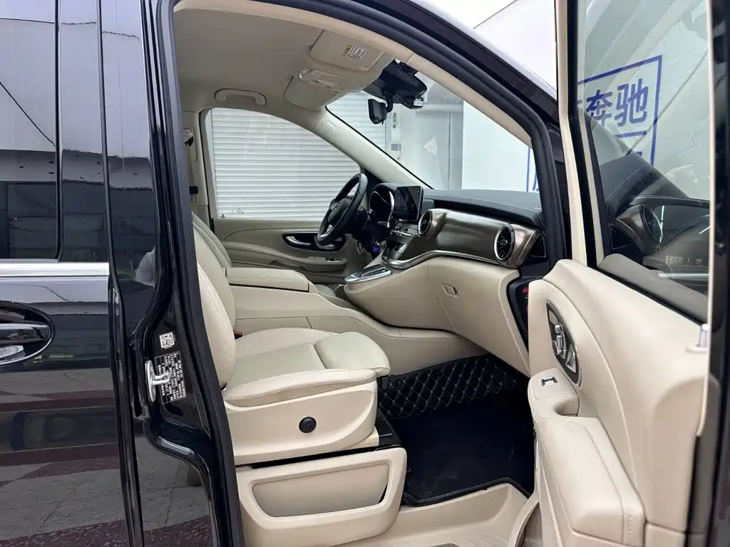Mercedes-Benz V-Class — миниатюра 38