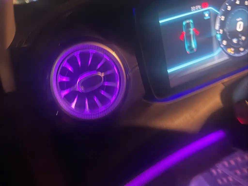 Mercedes-Benz E-Class — миниатюра 12