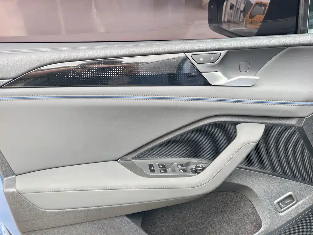 Volkswagen Tiguan L — миниатюра 13