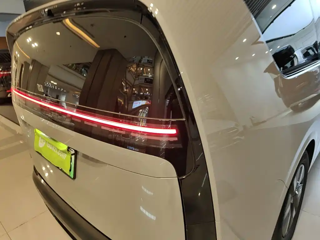 Li Auto Li MEGA — миниатюра 8