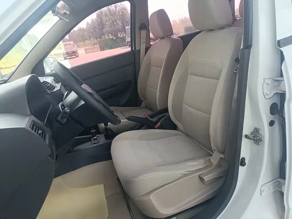 Wuling Hongguang — миниатюра 15