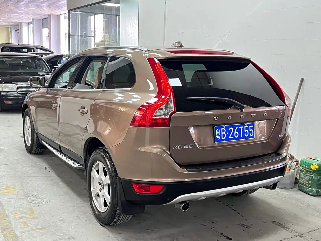 Volvo XC60 (Import) — миниатюра 3