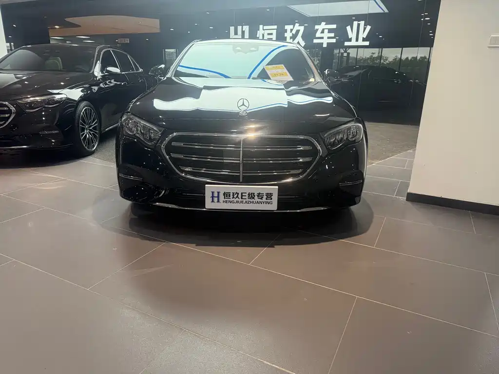Mercedes-Benz E-Class — миниатюра 2