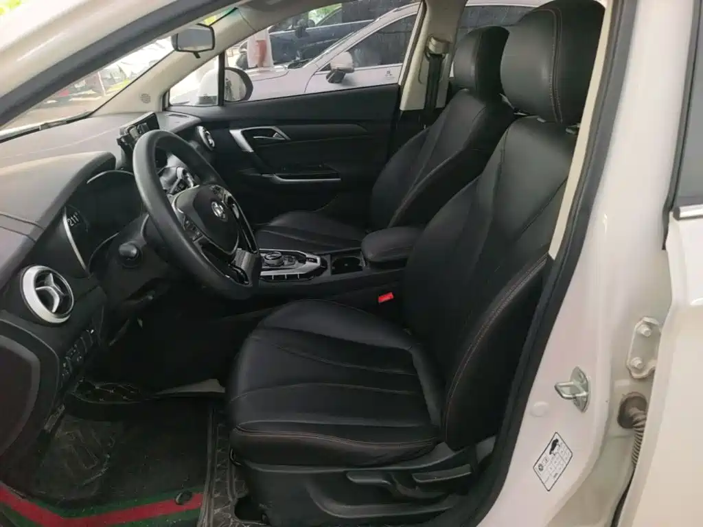 BAIC EU5 — миниатюра 15