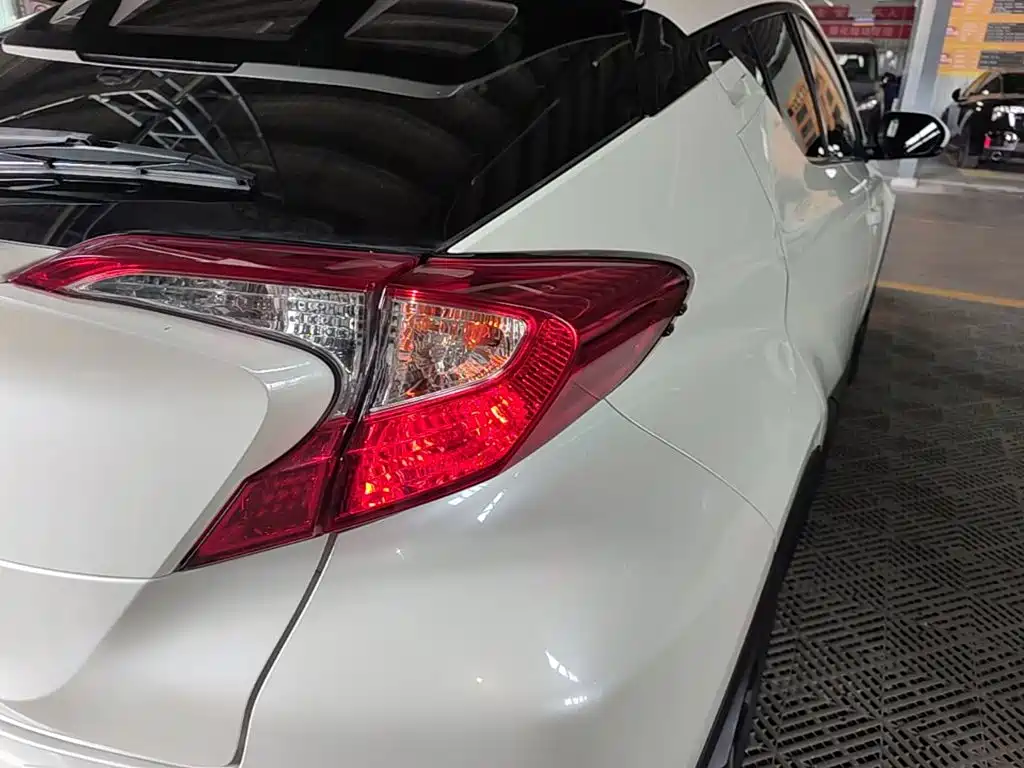 Toyota C-HR — миниатюра 8