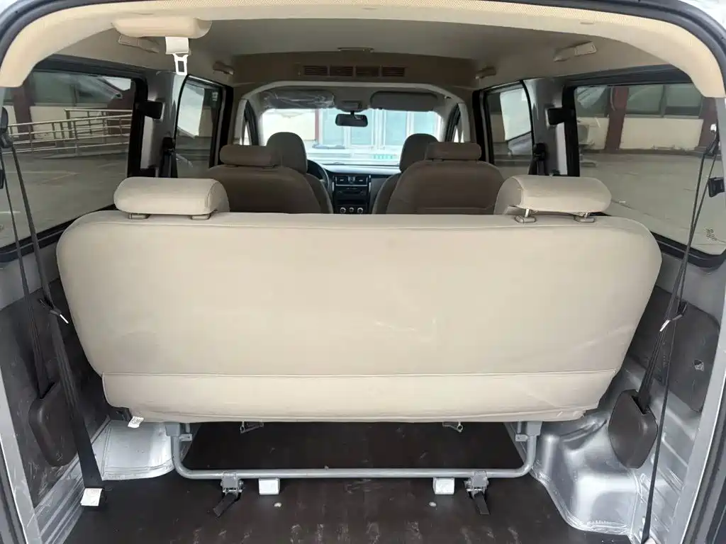 Wuling Rongguang V — миниатюра 8