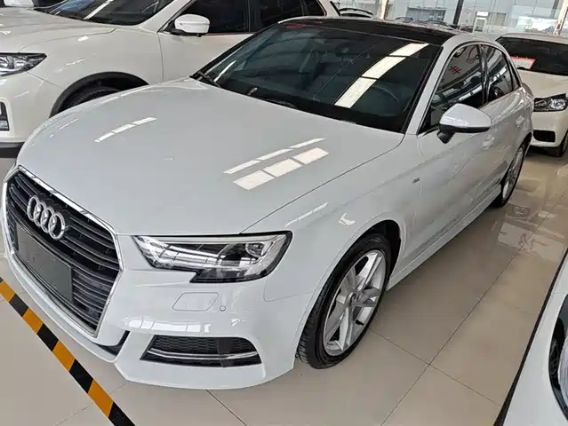 AUDI  A3 2019