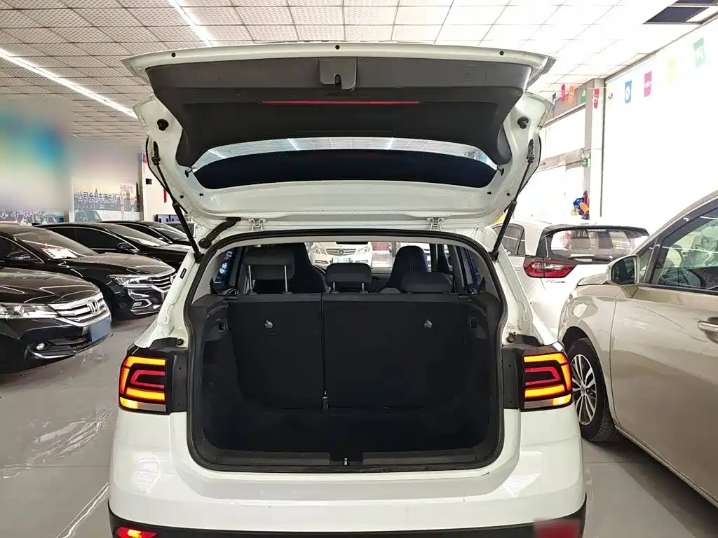 Volkswagen T-Cross — миниатюра 19