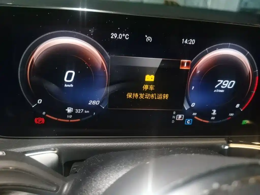 Mercedes-Benz GLB — миниатюра 17