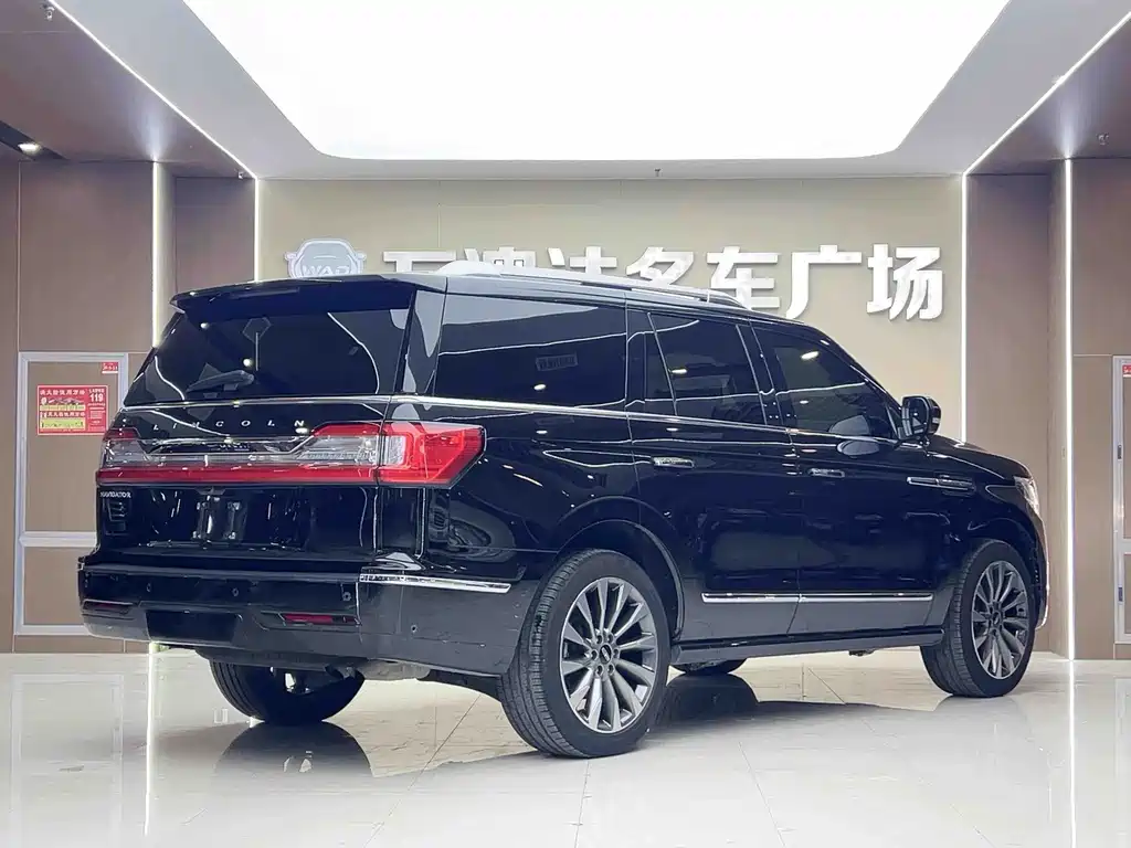 Lincoln Navigator — миниатюра 17