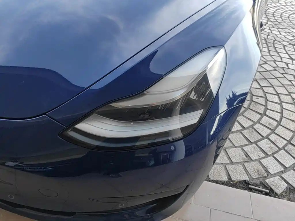 Tesla Model 3 — миниатюра 24