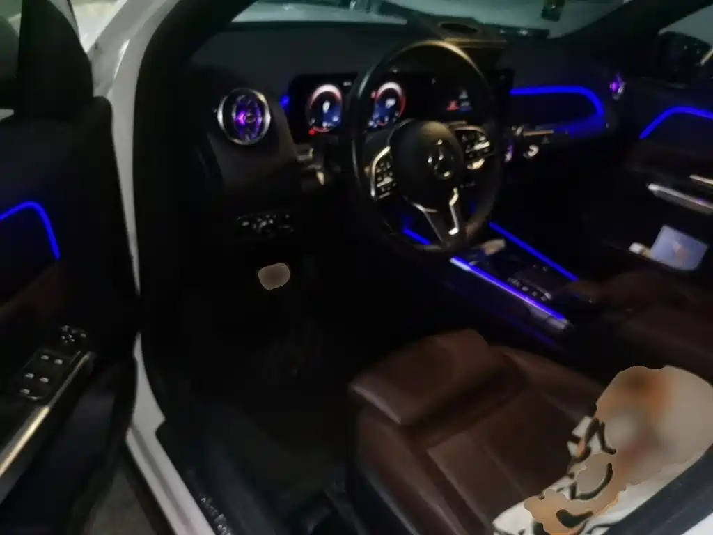 Mercedes-Benz GLB — миниатюра 21