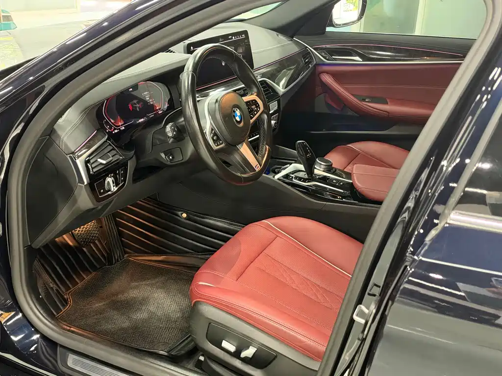 BMW 5 Series — миниатюра 4