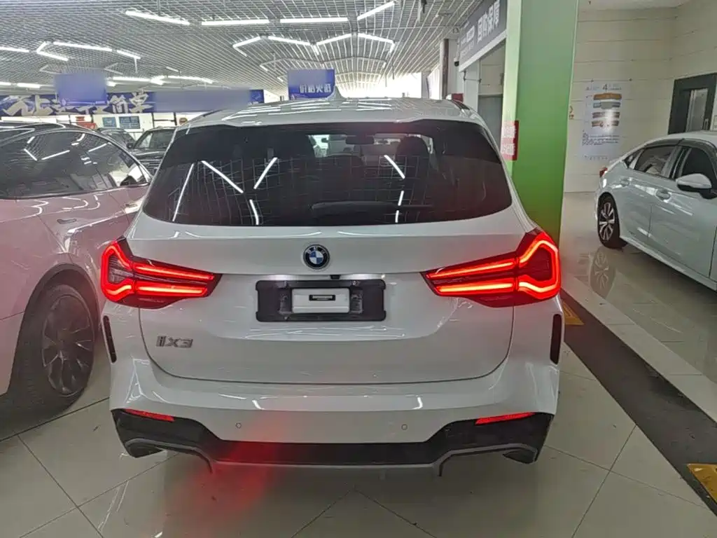 BMW iX3 — миниатюра 6