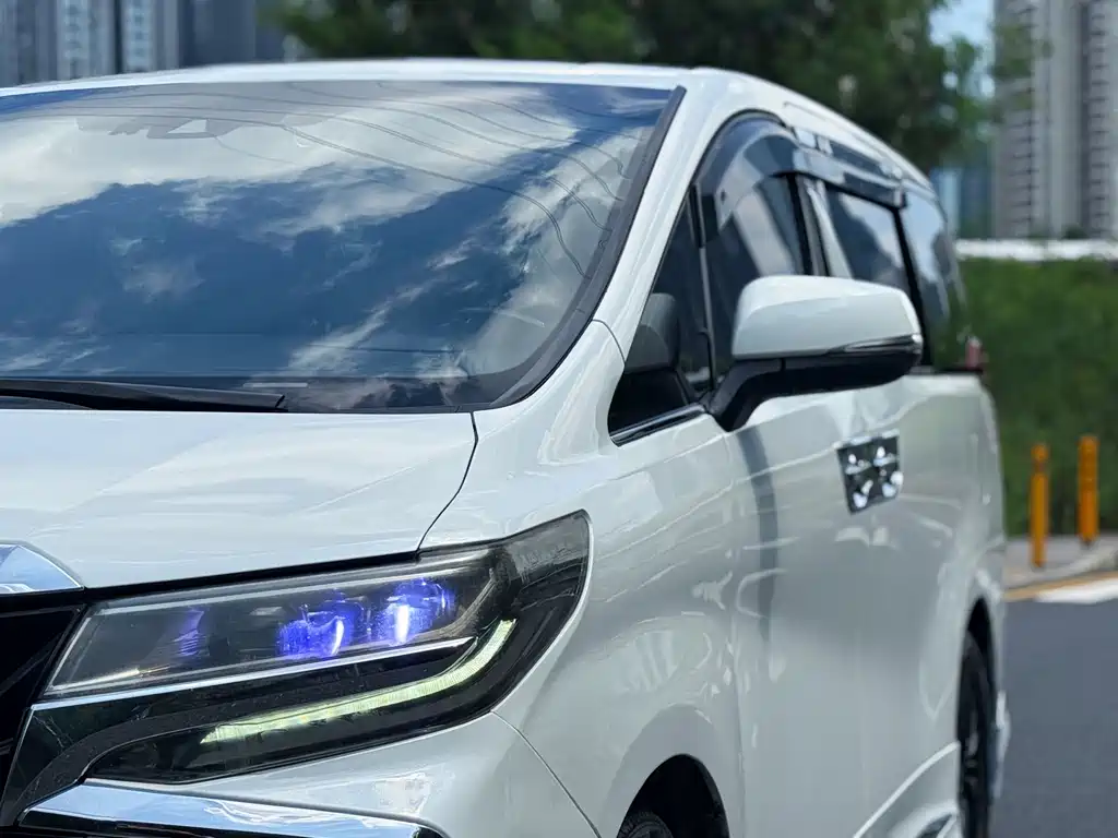 Toyota Vellfire — миниатюра 9