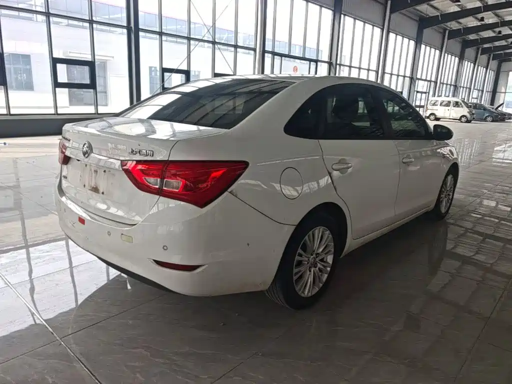Buick Excelle — миниатюра 7