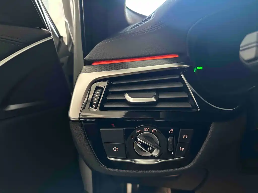 BMW 5 Series (Import) 525i M Sport Package, фото 10