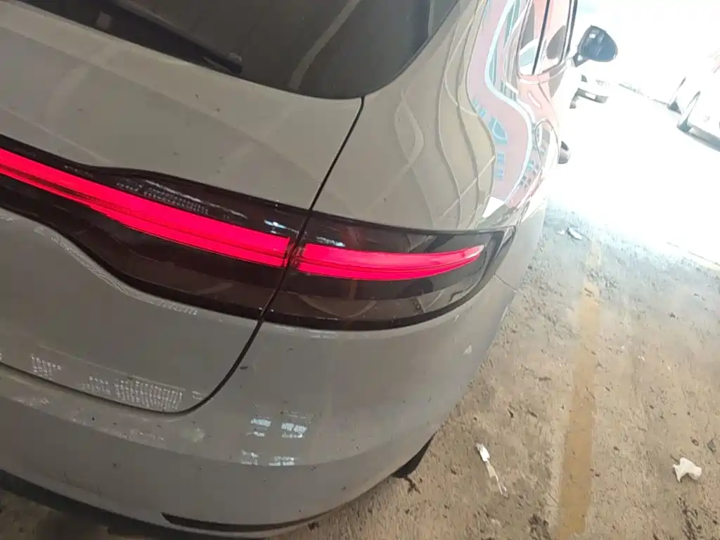 Porsche Macan — миниатюра 8