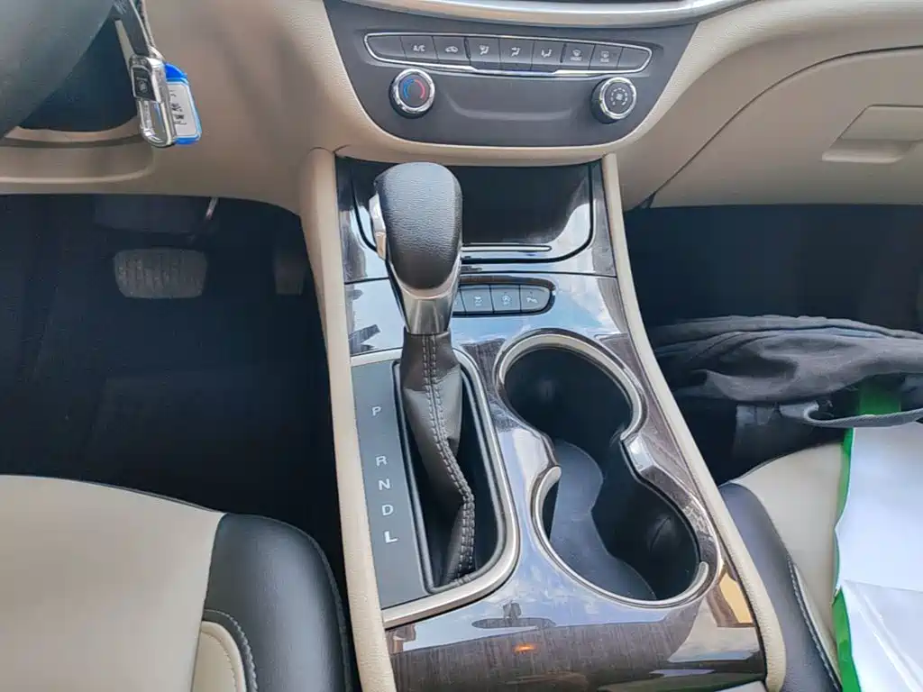 Buick Verano — миниатюра 14