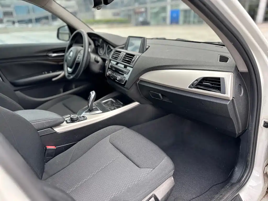 BMW 1 Series (Import) — миниатюра 9