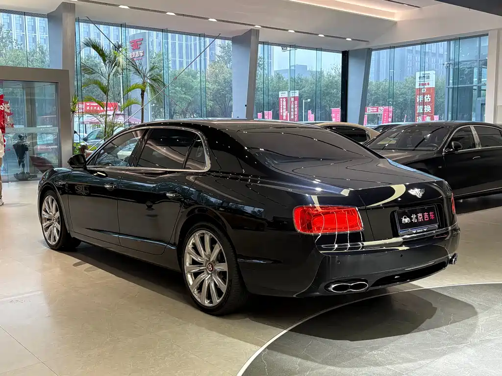 Bentley Flying Spur — миниатюра 26
