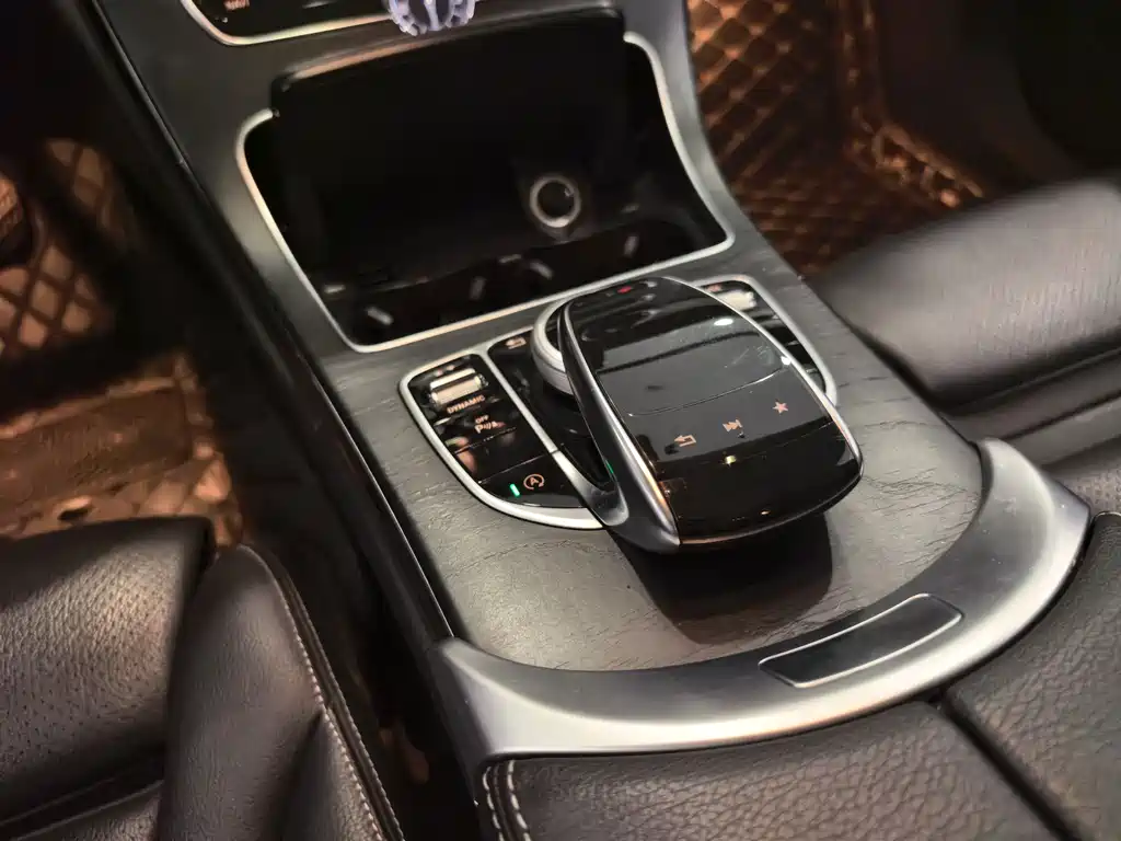Mercedes-Benz C-Class — миниатюра 9