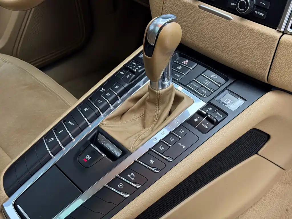 Porsche Macan — миниатюра 10