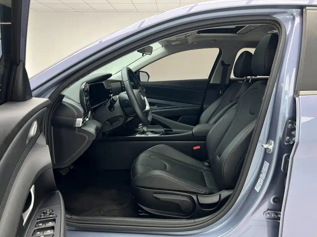 Hyundai Elantra — миниатюра 14
